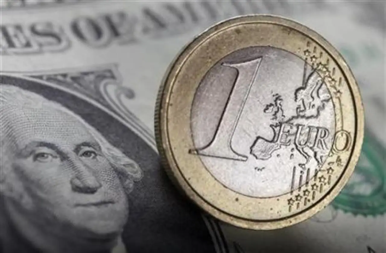 Il valore attuale del dollaro: scopri il tasso di cambio e le opportunità per beneficiarne Immagine selezionata