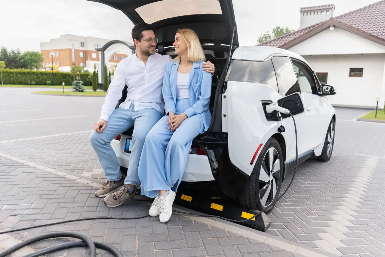 Auto elettrica italiana economica ecco il prezzo e come ottenerla grazie agli incentivi Immagine selezionata