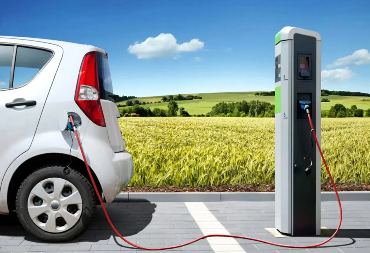 Auto elettrica italiana economica ecco il prezzo e come ottenerla grazie agli incentivi Immagine selezionata