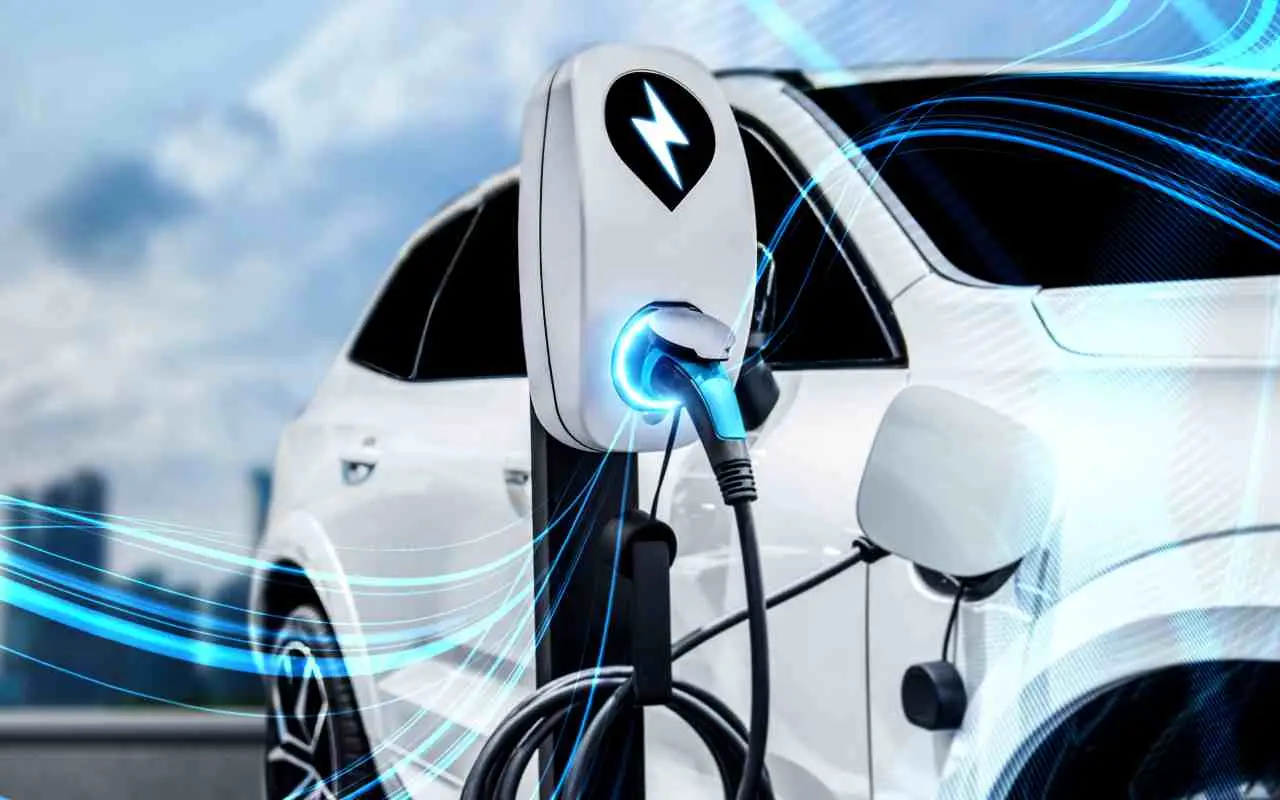 Auto elettrica italiana economica ecco il prezzo e come ottenerla grazie agli incentivi Immagine selezionata