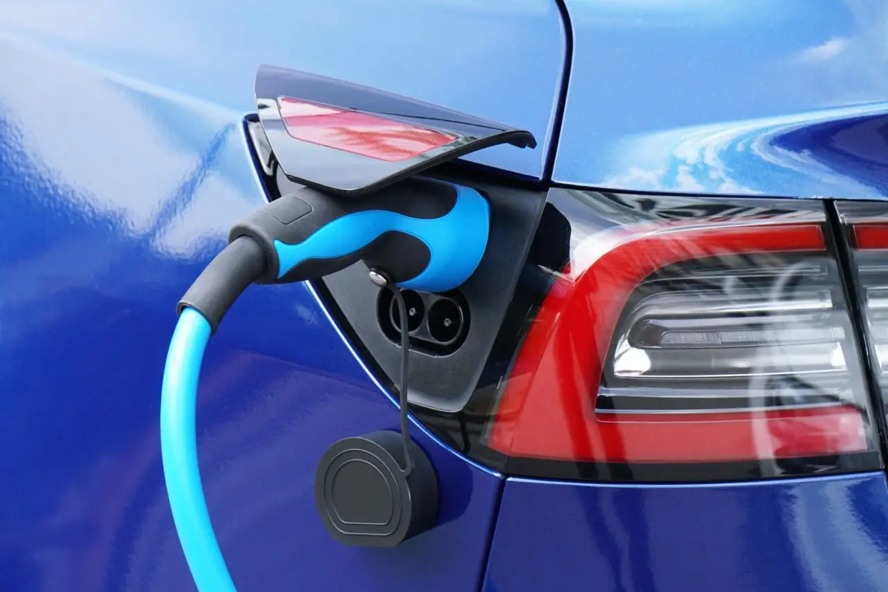 Auto elettrica italiana economica ecco il prezzo e come ottenerla grazie agli incentivi Immagine selezionata