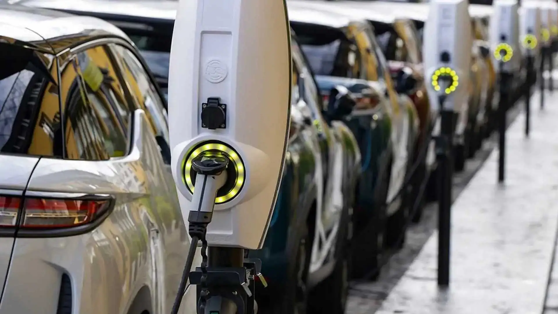 Allarme incendio per Renault Captur e Dacia Duster: scatta il richiamo urgente controlli immediati consigliati Immagine selezionata