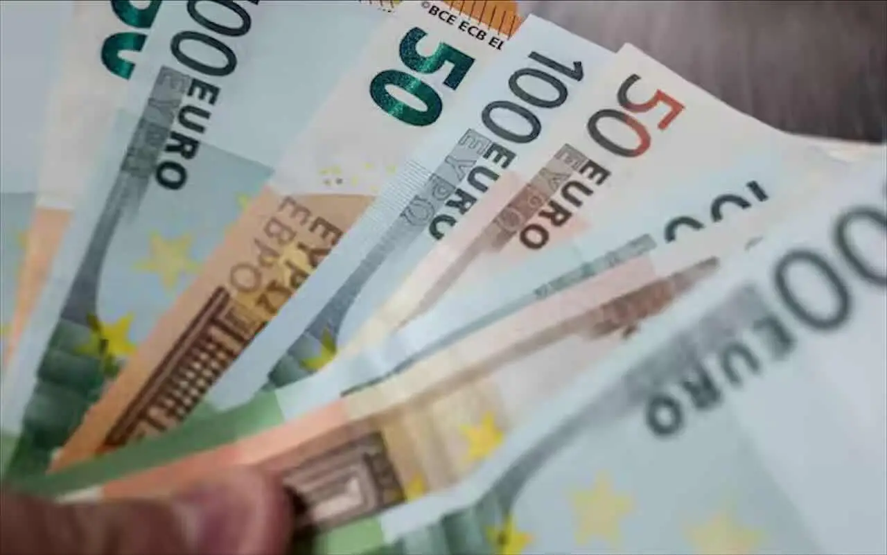 Dal 2025 nuove regole bancarie, in arrivo buone notizie per i risparmiatori Immagine selezionata
