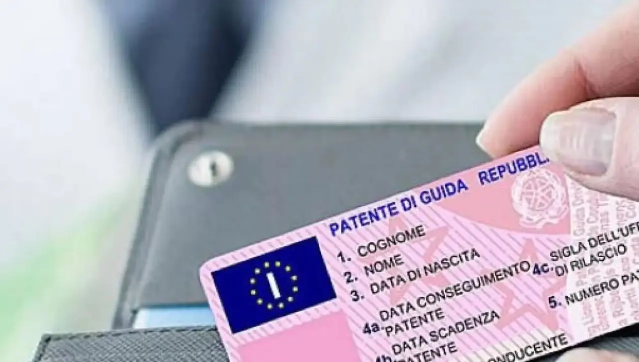 Patente per gli anziani: ecco a quale età aumenta il rischio di revoca